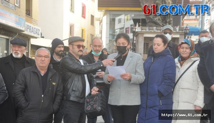 Şalpazarı İYİ Parti İlçe Teşkilatı Basın Açıklaması Yaparak Zamlara Tepki Gösterdi