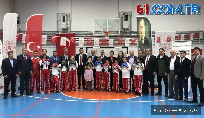 Trabzon Şalpazarı’nda 2022 Yılı 19 Mayıs Atatürk’ü Anma, Gençlik ve Spor Bayramı Düzenlenen Törenle Kutlandı