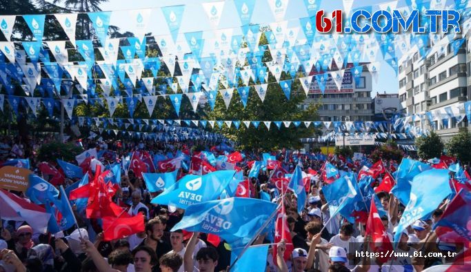 Demokrasi ve Atılım (DEVA) Partisi Genel Başkanı Ali Babacan Trabzon'da Halka Seslendi